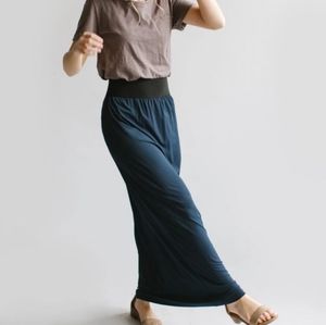 Main Street Exchange Navy Blue "Claire" Maxi Skirt Large